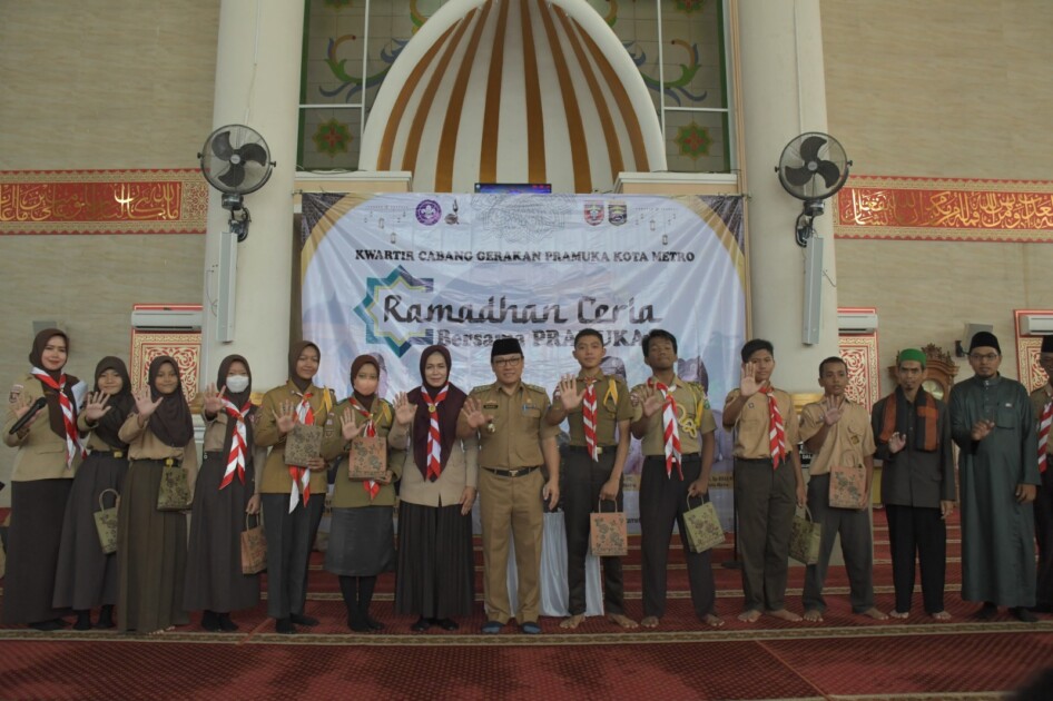 GUNA MEMBENTUK KARAKTER PELAJAR MUDA YANG BIJAK DAN CERDAS, KETUA KWARTIR CABANG GERAKAN PRAMUKA KOTA METRO GELAR AMALIYAH RAMADHAN